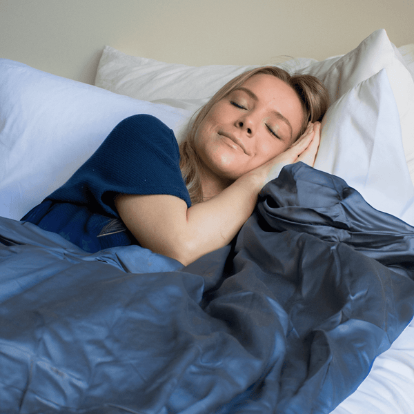 Breeze™ Cooling Weighted Blanket by Gravid.ca