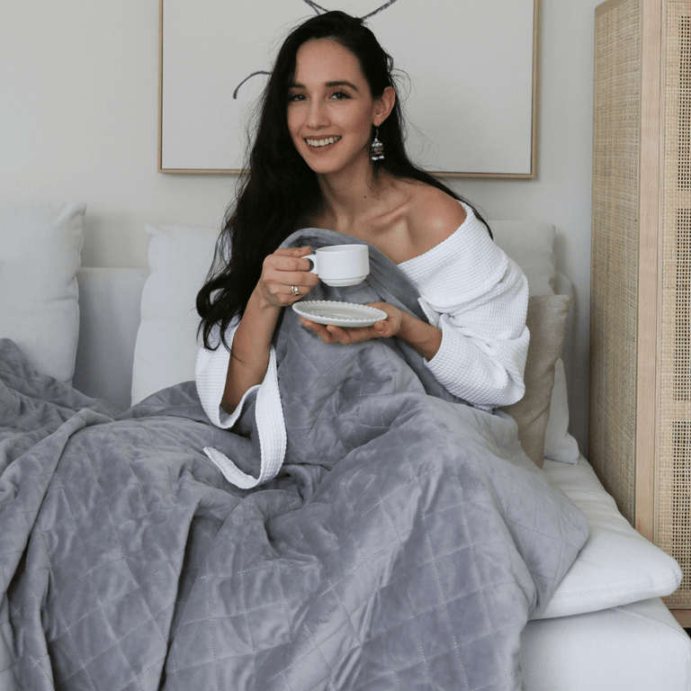 Night Owl Bundle - Size: TWIN 60x80 Weight: 15 lb Colours: Grey UltraPlush + Grey Breeze by Gravid